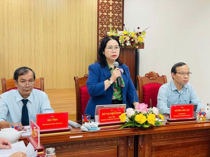  Bà Đỗ Thị Diệu Hạnh - Giám đốc Sở Văn hóa, Thể thao và Du lịch, phát biểu tại hội thảo Ảnh: Phi Long 