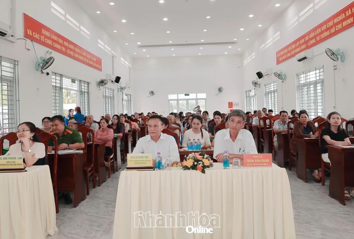 Các đại biểu tham dự hội nghị.