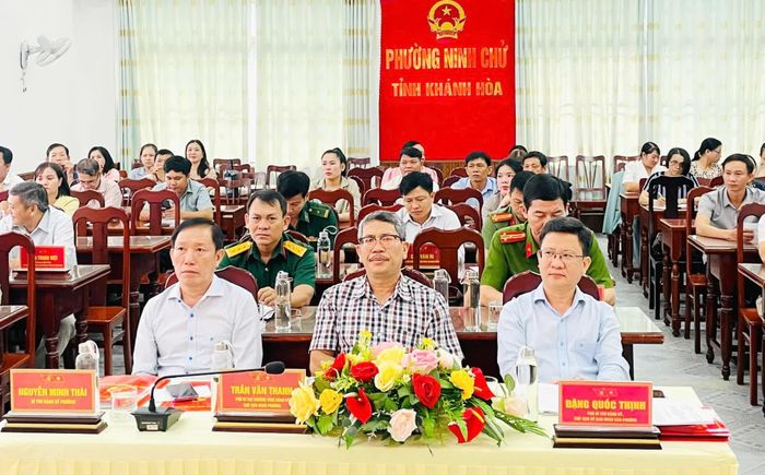 Các đại biểu dự hội nghị.
