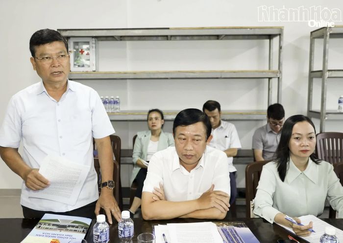 Lãnh đạo Ban Văn hóa - Xã hội HĐND tỉnh phát biểu tại buổi khảo sát.