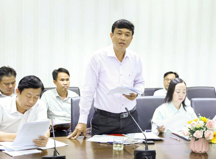 Lãnh đạo Ban Kinh tế - Ngân sách HĐND tỉnh phát biểu tại cuộc giám sát.