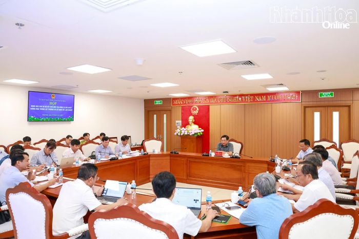 Quang cảnh cuộc họp.