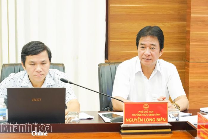 Phó Chủ tịch Thường trực UBND tỉnh Nguyễn Long Biên tham dự buổi tiếp công dân.