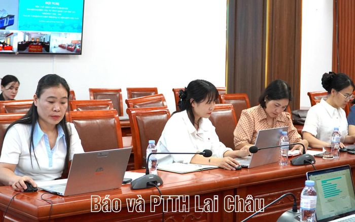 Đại biểu dự hội nghị.