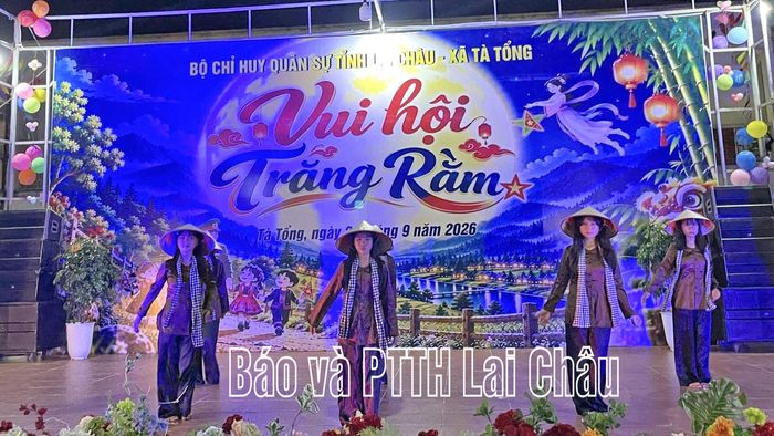 Văn nghệ tại chương trình.