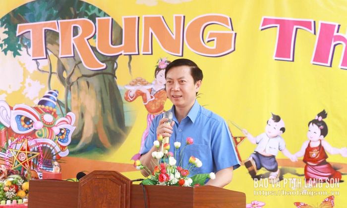 Đồng chí Nguyễn Hoàng Tùng, Ủy viên Ban Thường vụ Tỉnh ủy, Phó Chủ tịch Thường trực Ủy ban MTTQ Việt Nam tỉnh phát biểu tại chương trình