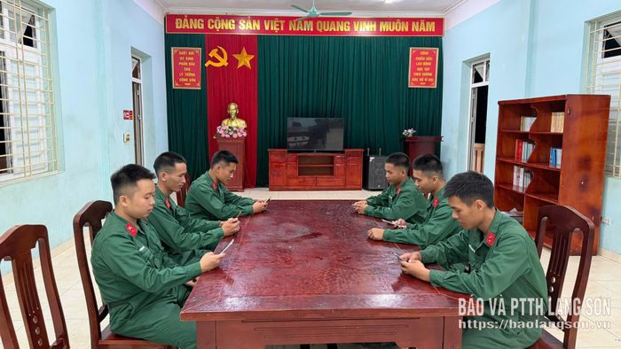 Chiến sĩ Tiểu đoàn 1, Trung đoàn 123, Bộ Chỉ huy Quân sự tỉnh tham gia cuộc thi