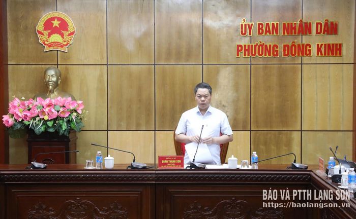 Đồng chí Đoàn Thanh Sơn, Phó Chủ tịch UBND tỉnh, Trưởng Ban Chỉ đạo Dự án Khu liên hợp thể thao tỉnh phát biểu tại buổi kiểm tra