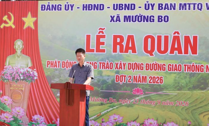 Đồng chí Nguyễn Thế Phước - Phó Bí thư Tỉnh ủy, Chủ tịch Ủy ban MTTQ Việt Nam tỉnh phát biểu tại lễ ra quân.