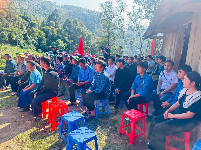  Đông đảo người dân tham gia lễ phát động. 