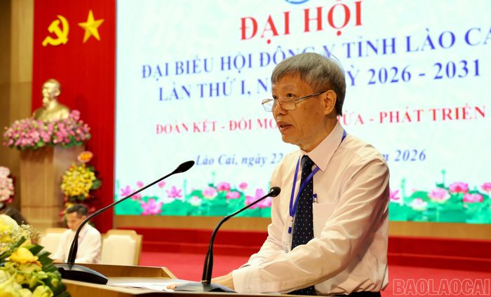 Thầy thuốc Nhân dân Nguyễn Văn Dung - Phó Chủ tịch Trung ương Hội Đông y Việt Nam phát biểu chỉ đạo tại Đại hội.