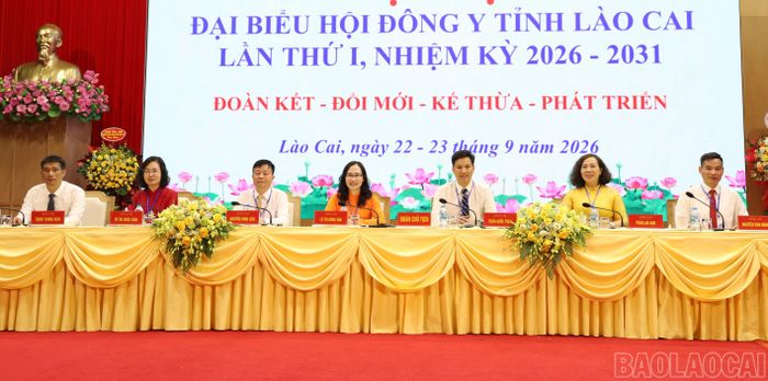 Đoàn Chủ tịch điều hành Đại hội.