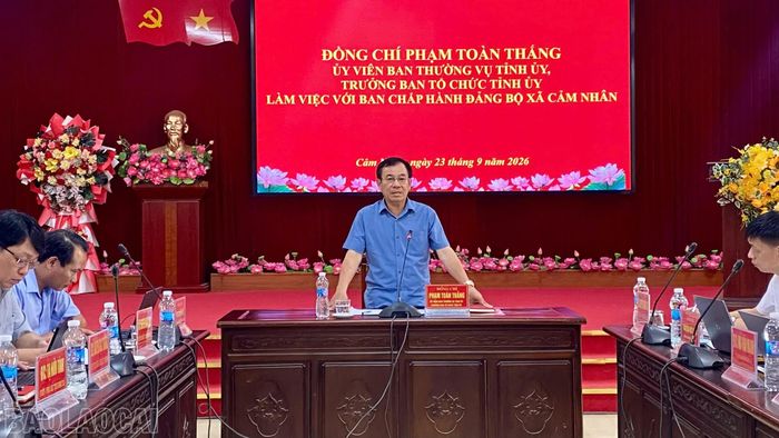 Đồng chí Phạm Toàn Thắng - Ủy viên Ban Thường vụ, Trưởng Ban Tổ chức Tỉnh ủy phát biểu chỉ đạo tại buổi làm việc.