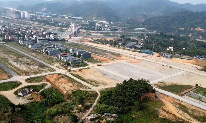 Khu tái định cư Tân Lập đang được đẩy nhanh tiến độ thi công, bảo đảm kịp thời phục vụ việc di chuyển, bố trí nơi ở mới cho người dân.