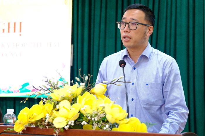 Ông Nguyễn Trần Nhật Huy, Phó Giám đốc Sở Tài chính phát biểu, giải trình và tiếp thu các ý kiến, kiến nghị của cử tri