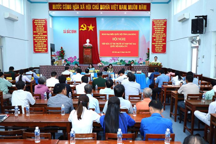 Quang cảnh buổi tiếp xúc