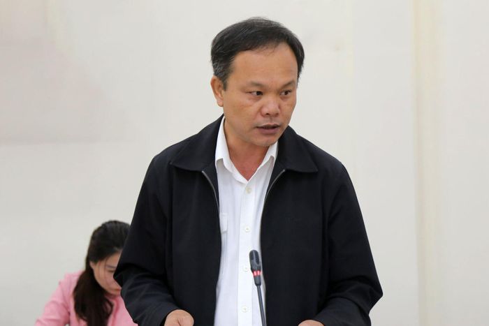 Phó trưởng Thuế tỉnh Lâm Đồng Nguyễn Văn Tiến báo cáo tiến độ thu ngân sách từ đất, nhà