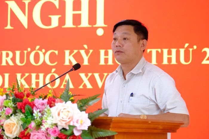 Ông Nguyễn Cảnh Thìn, Chủ tịch UBND xã Bảo Thuận phát biểu, giải trình các ý kiến, kiến nghị cử tri