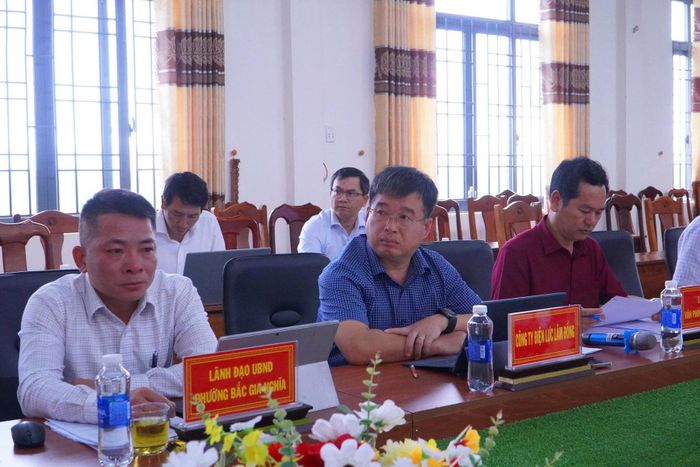 Lãnh đạo các đơn vị, địa phương tham dự buổi làm việc