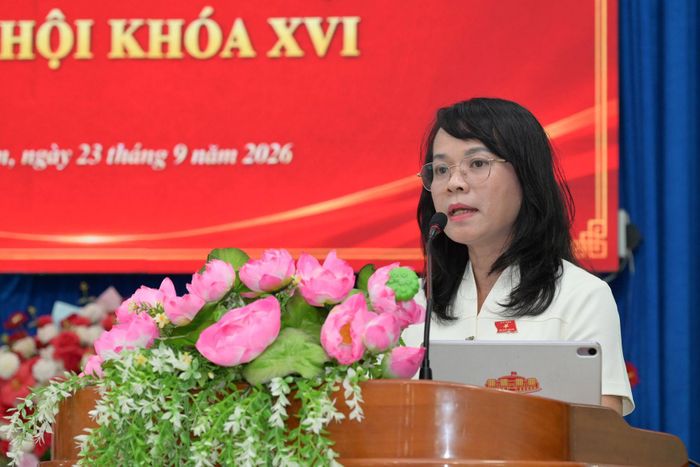 ĐBQH Phạm Thị Hồng Yến, Ủy viên chuyên trách Ủy ban Kinh tế và Tài chính của Quốc hội trao đổi với cử tri các nội dung thuộc thẩm quyền