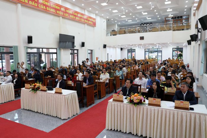 Quang cảnh hội nghị
