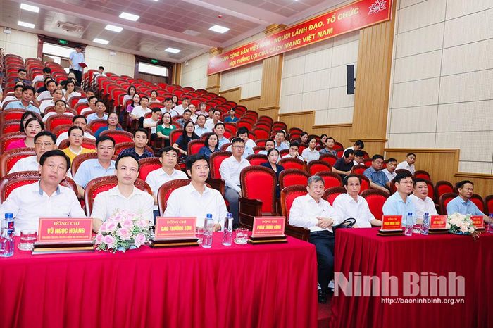 Các đại biểu dự khai mạc lớp bồi dưỡng.