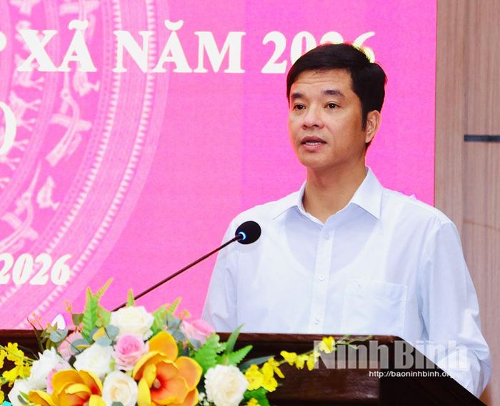 Đồng chí Phan Thành Công, Tỉnh ủy viên, Hiệu trưởng Trường Chính trị Trường Chinh phát biểu khai mạc lớp bồi dưỡng.