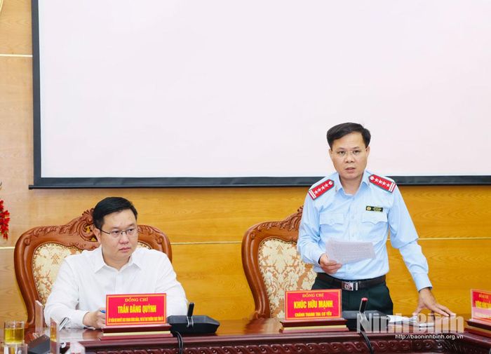 Đồng chí Khúc Hữu Mạnh, Chánh Thanh tra Cơ yếu phát biểu tại hội nghị.