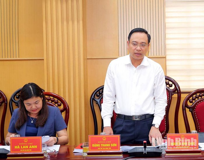 Đồng chí Đặng Thanh Sơn, Ủy viên Ban Thường vụ Tỉnh ủy, Phó Chủ tịch UBND tỉnh phát hiểu tại hội nghị.