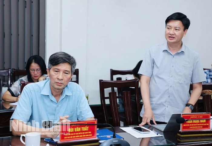 Đồng chí Trần Ngọc Nam, Tỉnh ủy viên, Phó Chủ tịch Uỷ ban MTTQ Việt Nam tỉnh, Bí thư Tỉnh Đoàn phát biểu tại hội nghị.