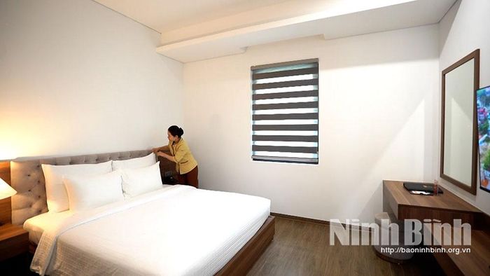 Trong 9 tháng đầu năm, các lĩnh vực sản xuất công nghiệp, thương mại, dịch vụ và du lịch của phường Hoa Lư đều duy trì mức tăng khá so với cùng kỳ.