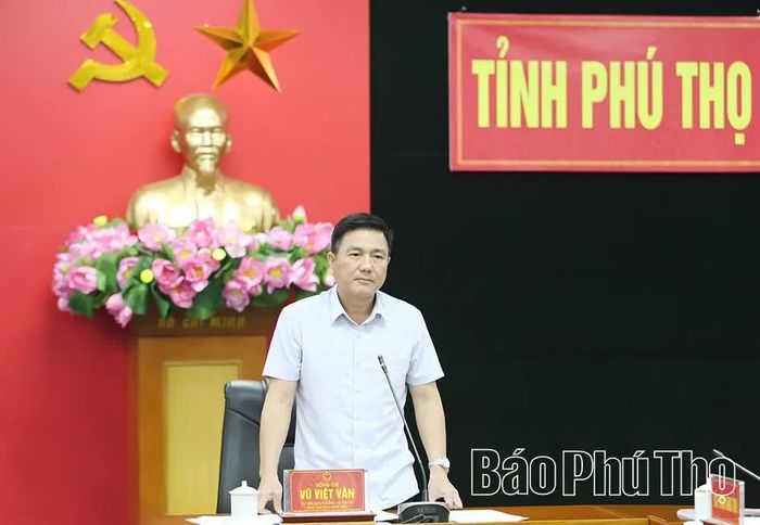 Đồng chí Phó Chủ tịch UBND tỉnh Vũ Việt Văn phát biểu chỉ đạo tại hội nghị.