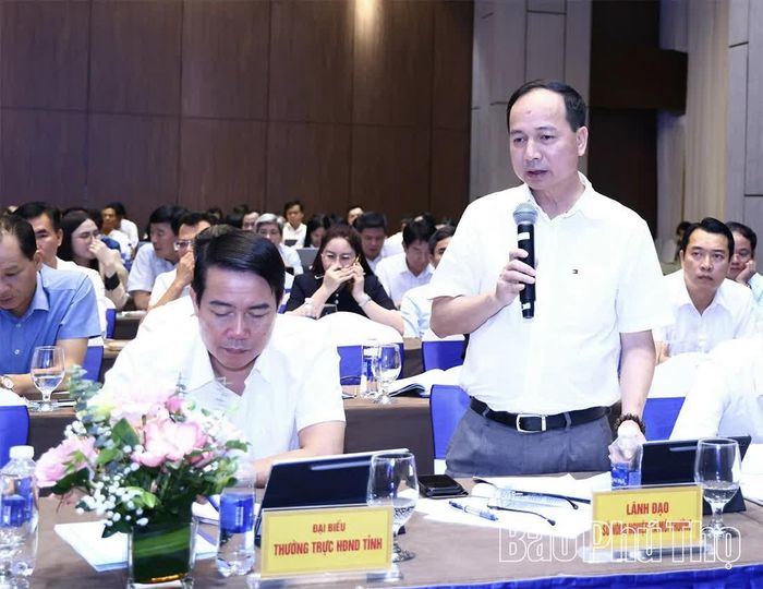 Giám đốc Sở Nông nghiệp và Môi trường trả lời các vấn đề doanh nghiệp kiến nghị.