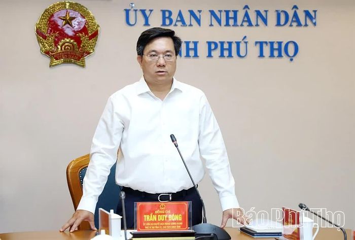 Chủ tịch UBND tỉnh Trần Duy Đông phát biểu chỉ đạo hội nghị.