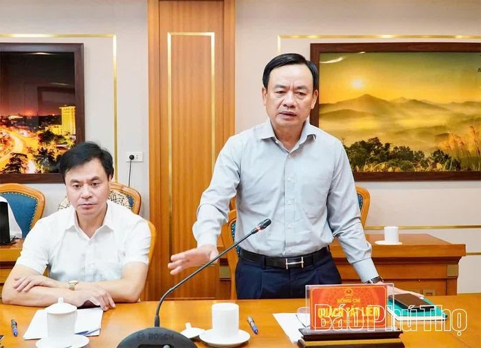 Phó Chủ tịch UBND tỉnh Quách Tất Liêm phát biểu tại hội nghị.
