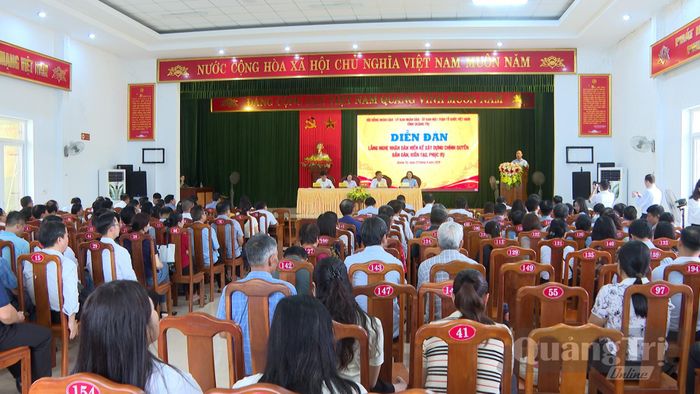 Quang cảnh diễn đàn "Lắng nghe dân nói" - Ảnh: N.L