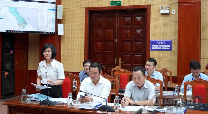 Đại diện Sở Nông nghiệp và Môi trường báo cáo tại cuộc họp - Ảnh: H.Tr