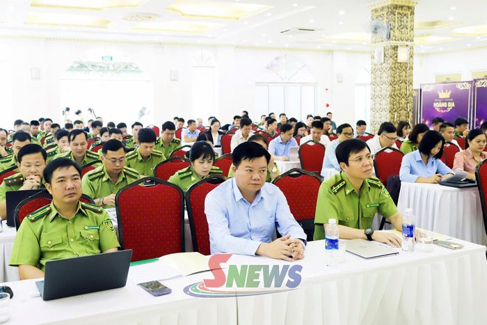Các đại biểu dự Hội nghị.