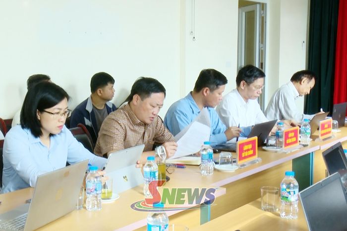Các đại biểu dự cuộc làm việc.