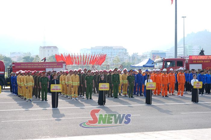 Các đoàn VĐV tham gia hội thao.
