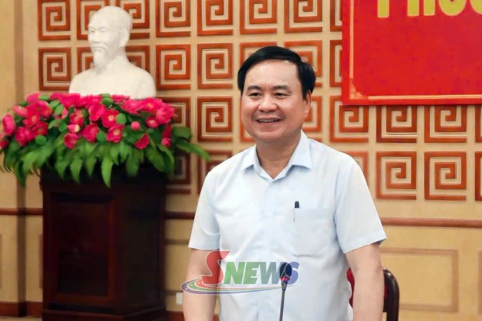 Thứ trưởng Bộ Nông nghiệp và Môi trường phát biểu tại cuộc làm việc.