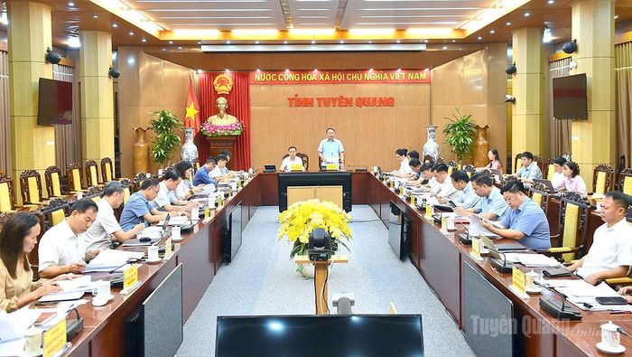 Quang cảnh cuộc họp.