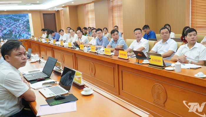 Đại biểu dự buổi làm việc.
