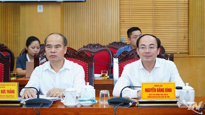 Đồng chí Nguyễn Đăng Bình, Phó Bí thư Thường trực Tỉnh ủy, Trưởng Đoàn đại biểu Quốc hội tỉnh dự Hội nghị.