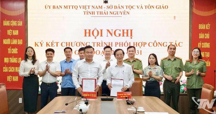 Sở Dân tộc và Tôn giáo ký kết quy chế phối hợp với Ủy ban MTTQ Việt Nam tỉnh.