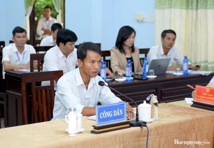 Ông Lê Hữu Điệp phản ánh ý kiến tại buổi tiếp dân.