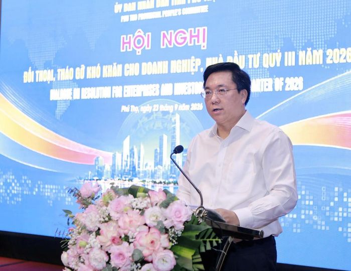  Chủ tịch UBND tỉnh Trần Duy Đông phát biểu tại Hội nghị. (Ảnh: UBND tỉnh Phú Thọ)