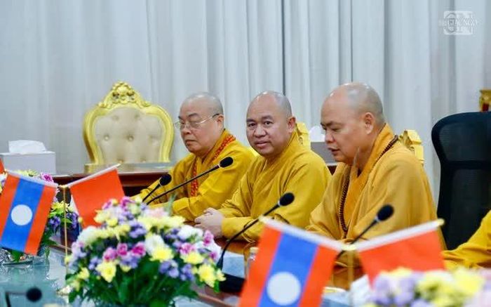 Chư tôn đức Phật giáo Việt Nam và Lào trao đổi các chương trình hợp tác, thúc đẩy hoạt động Phật sự gắn bó giữa hai nước