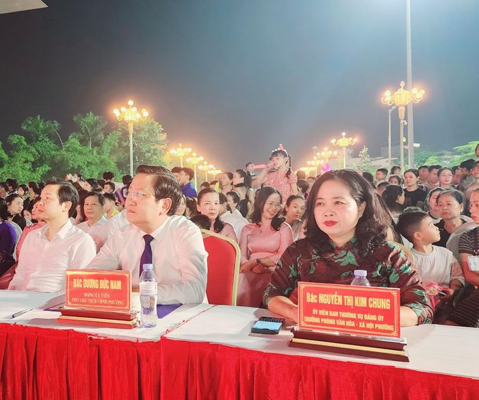 Bà Nguyễn Thị Kim Chung, Trưởng phòng Văn hoa - Xã hội phường dự chương trình.