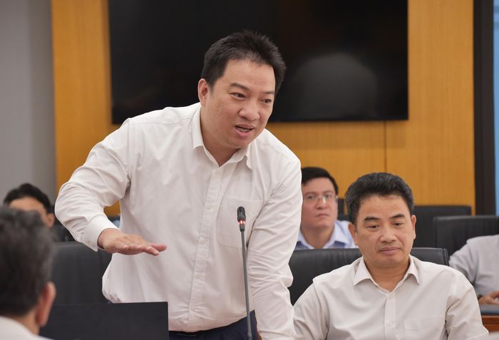 Ông Hồ Đức Thắng, ĐBQH chuyên trách Ủy ban Văn hóa xã hội của Quốc hội góp ý về hai đề án liên quan đô thị thông minh và không gian ngầm.